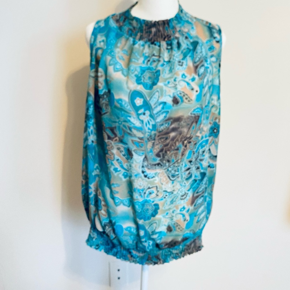 Agora Top - Size Medium - Picture 8 of 8
